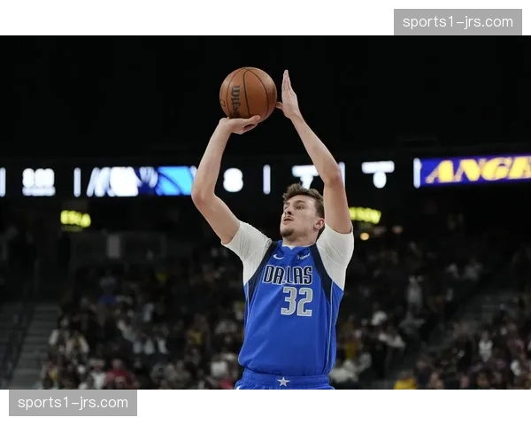 马刺对阵独行侠战术前瞻 文班亚马内线统治力对决弗拉格单打